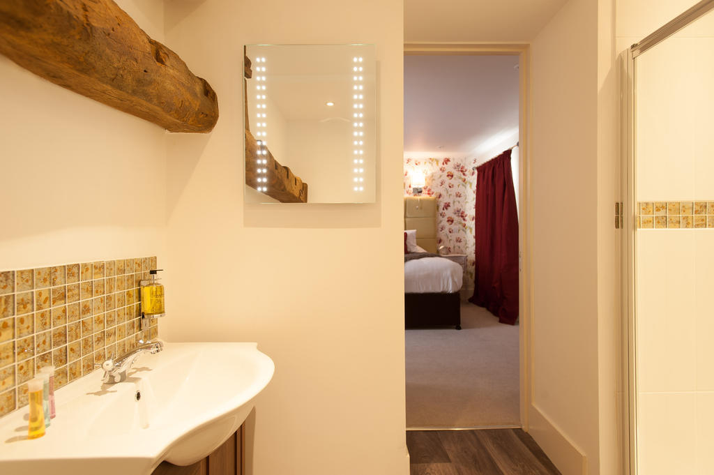 The Wychwood Inn Shipton under Wychwood Chambre photo