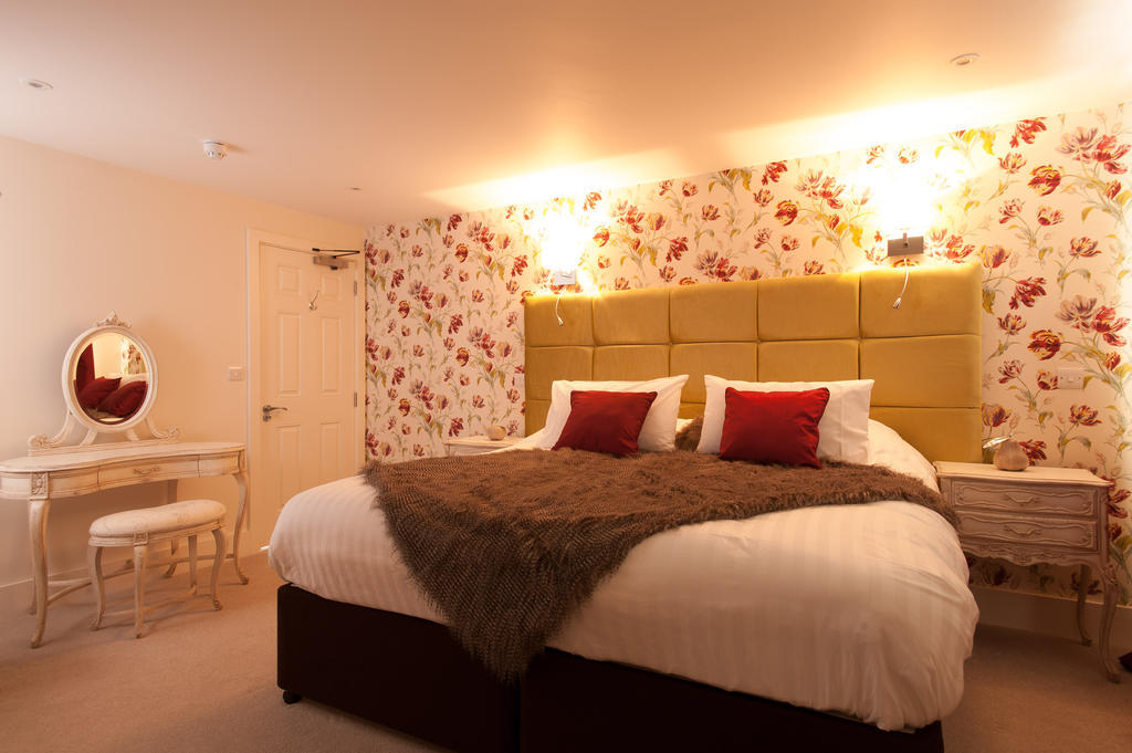 The Wychwood Inn Shipton under Wychwood Chambre photo