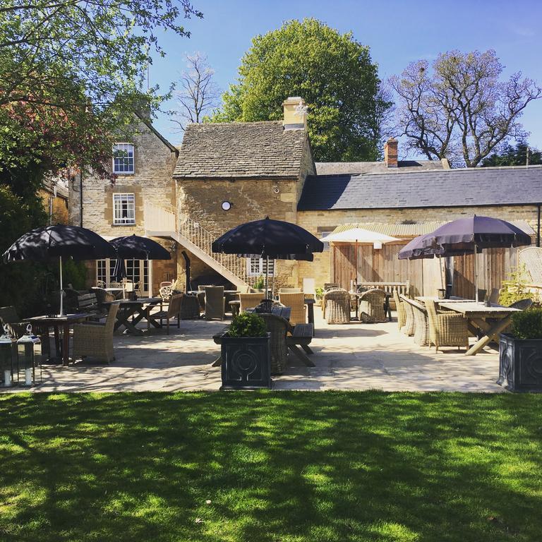 The Wychwood Inn Shipton under Wychwood Extérieur photo