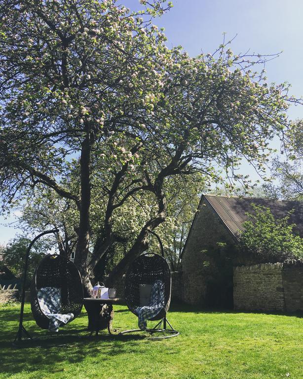 The Wychwood Inn Shipton under Wychwood Extérieur photo