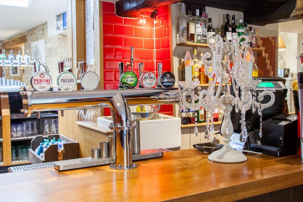 The Wychwood Inn Shipton under Wychwood Extérieur photo