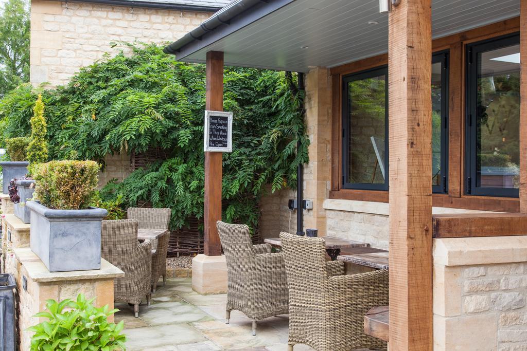 The Wychwood Inn Shipton under Wychwood Extérieur photo