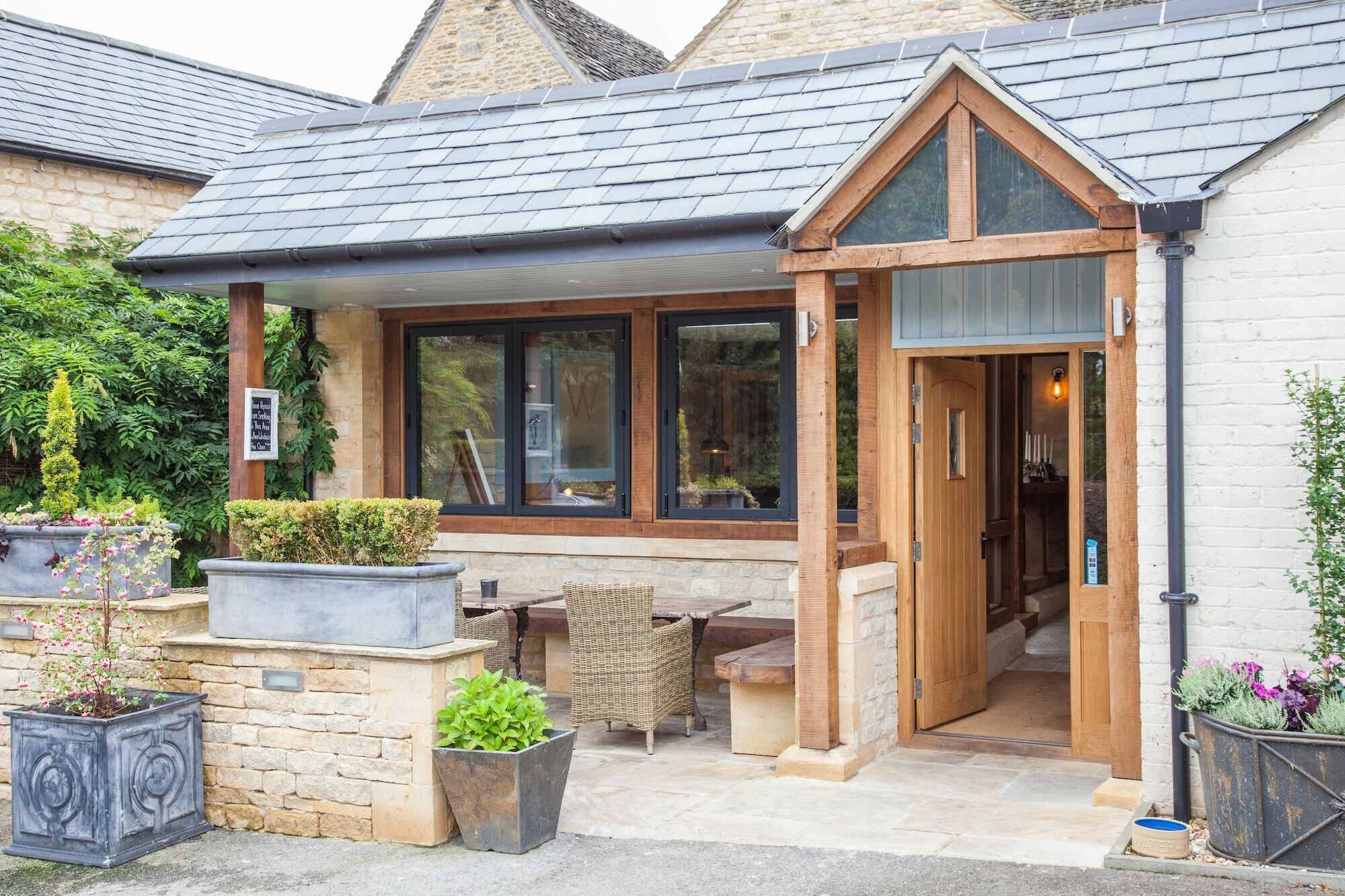 The Wychwood Inn Shipton under Wychwood Extérieur photo